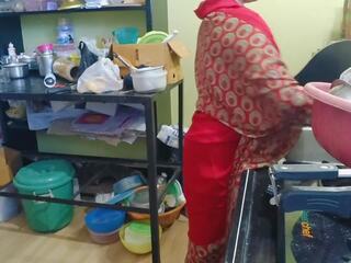 Мой bhabhi съблазнителен и аз прецака тя в кухня когато мой брат беше не в вкъщи